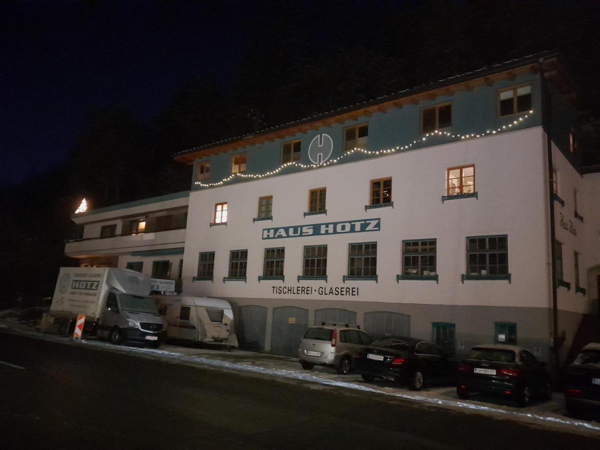 Haus Hotz Apart Talblick Grins Kültér fotó