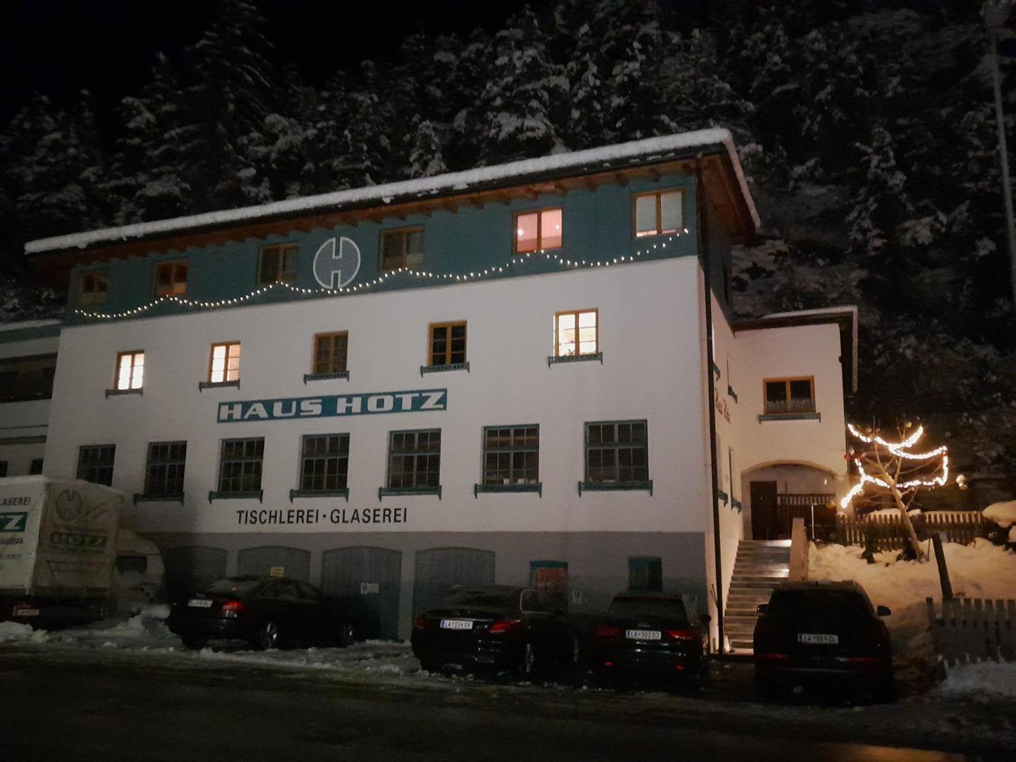 Haus Hotz Apart Talblick Grins Kültér fotó